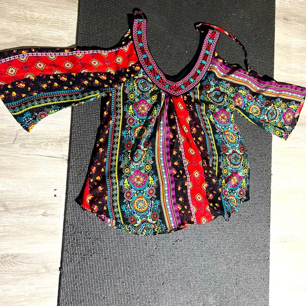 Multicolor V neck hand made with back self tie blouse. Perfect for any occasion